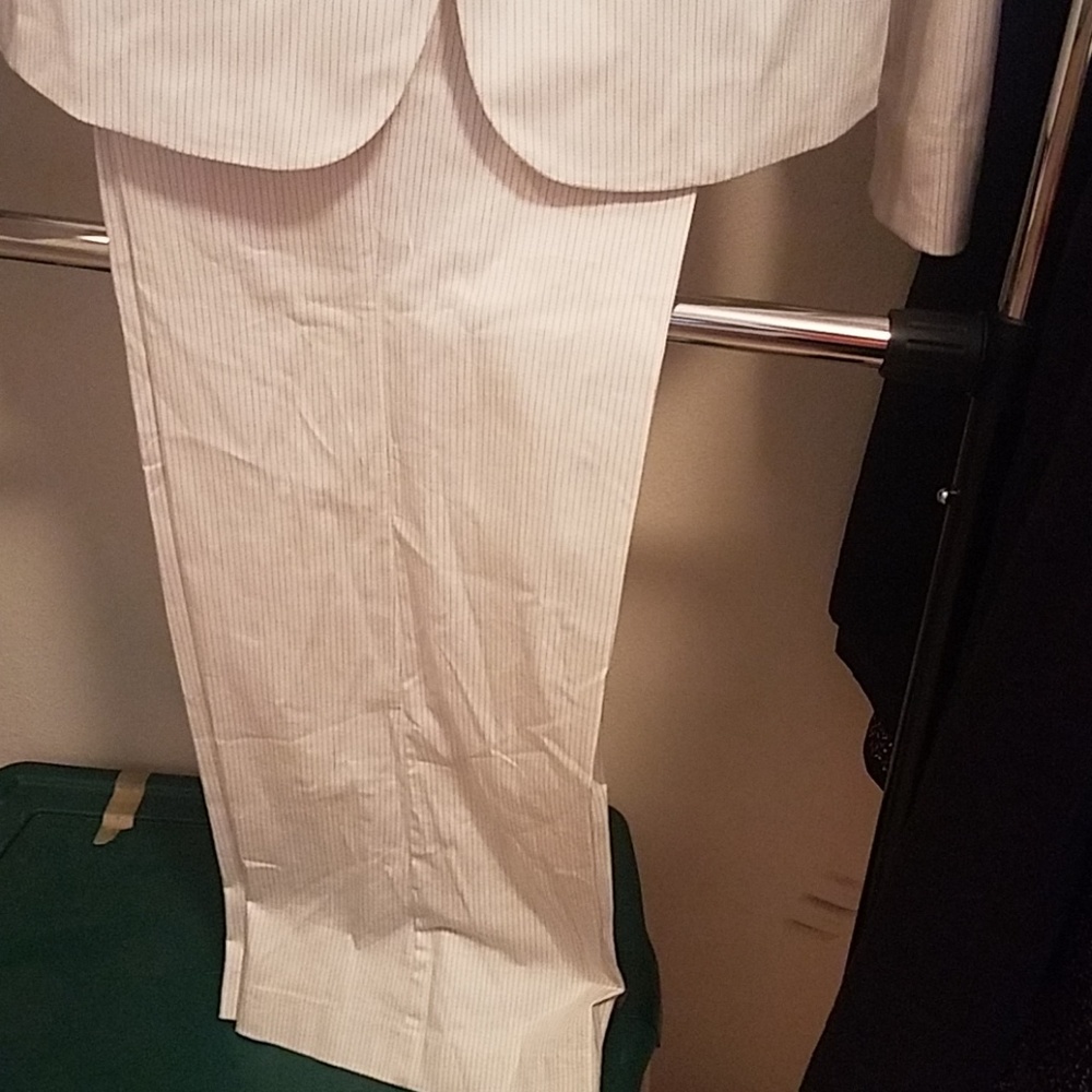 Suit - Picture 2 of 7